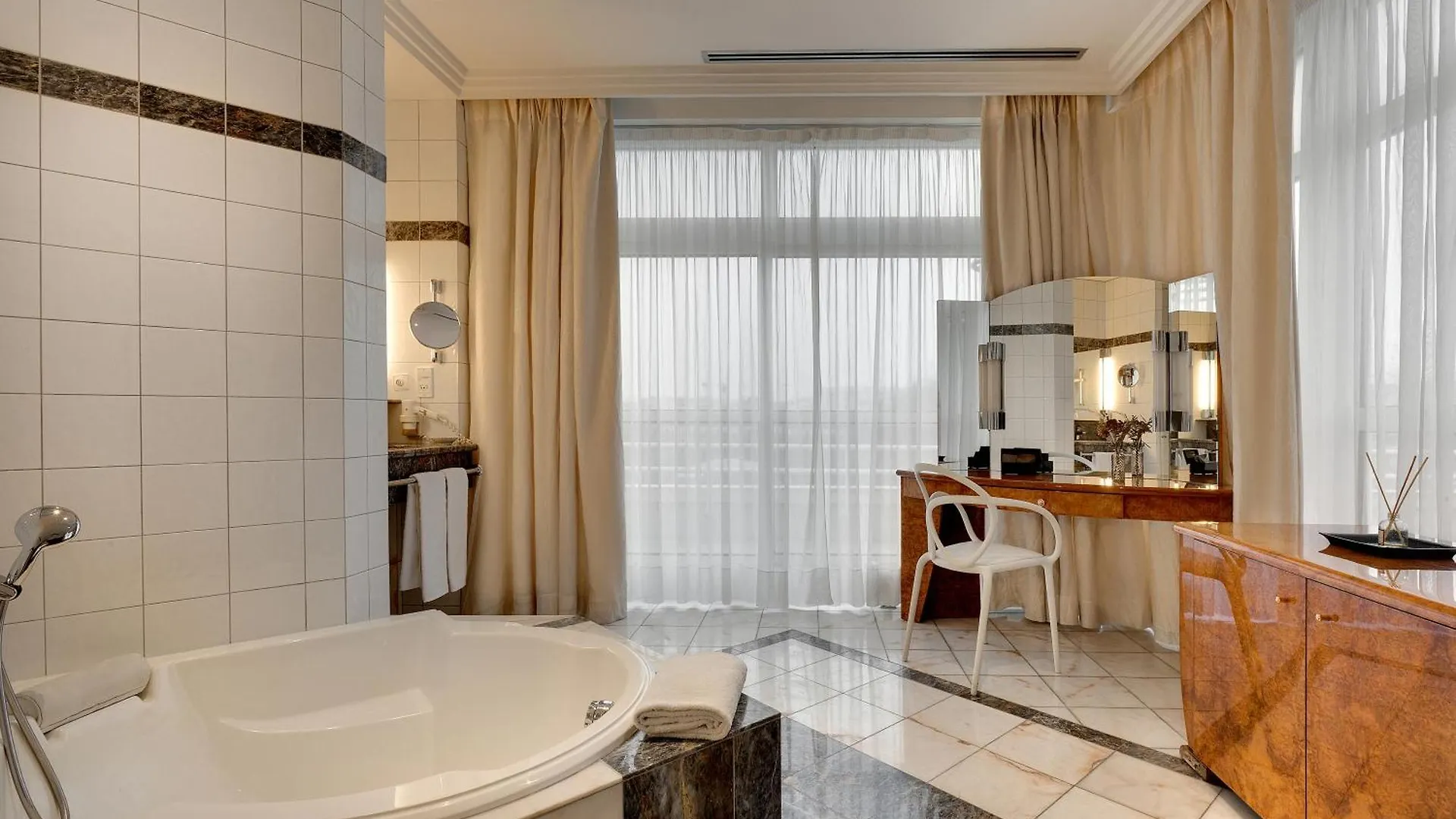 Celestins Spa Thermal & Hotel By Vy Resort Vichy 5*,